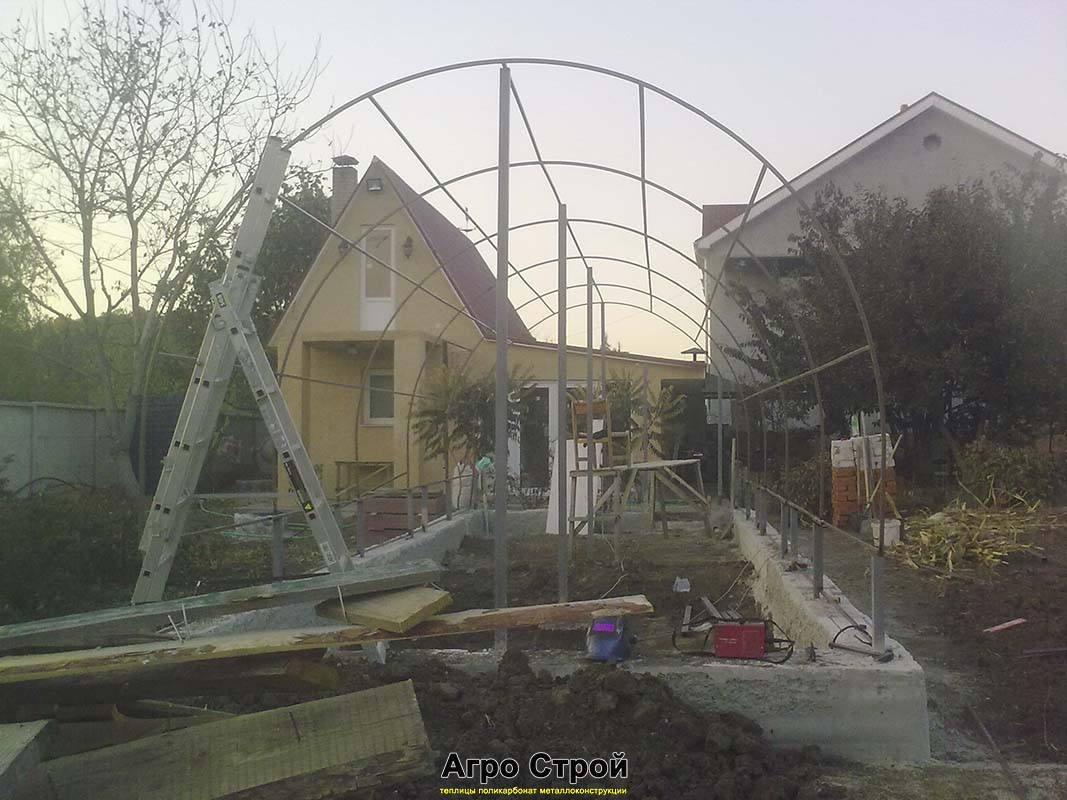 Нестандартная зимняя теплица 3,6х3,2м