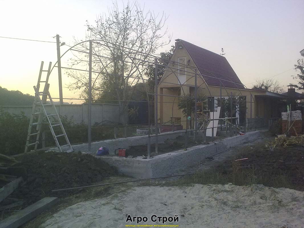 Нестандартная зимняя теплица 3,6х3,2м